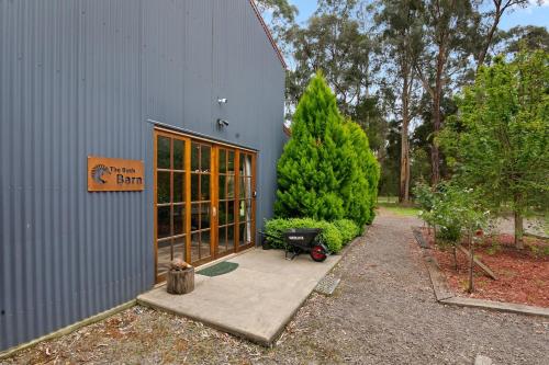 Otway bush barn retreat on 3 acres - pet friendly in Gellibrand