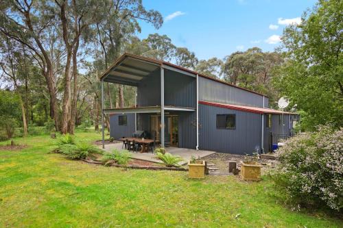 Otway bush barn retreat on 3 acres - pet friendly in Gellibrand