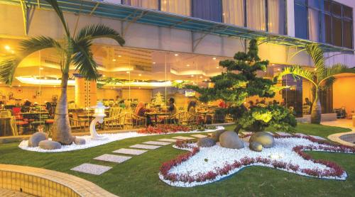 Garden, Bayview Hotel Melaka near Red Square (Dutch Square)