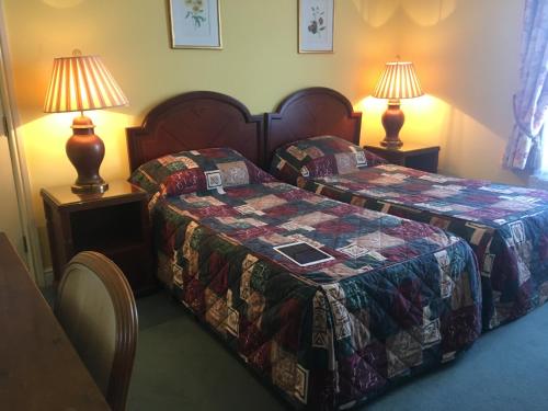 Dukes Head Inn – London, NY