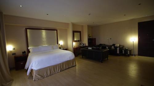 Pearlwort Hotel and Suites