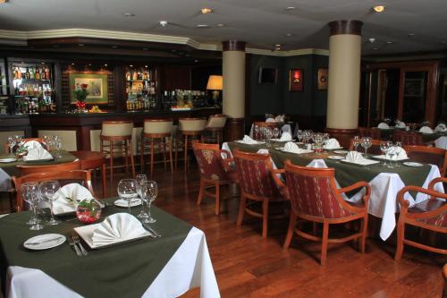 Restaurant, Premier Hill Suites Hotel in Asuncion