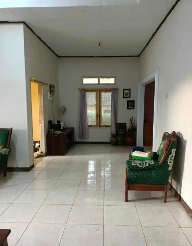 Vila ala desa in Sukamanah