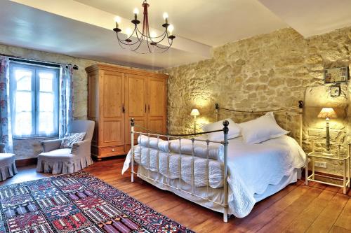 Chambre d'hôtes spacieuse, salle de bain privative (Chambre d'hotes spacieuse, salle de bain privative) in Saint-Michel-De-Fronsac