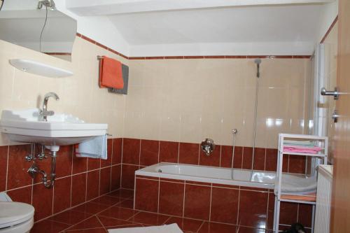 Fürdőszoba, Ferienwohnung Tummener in Gerlosbergeben