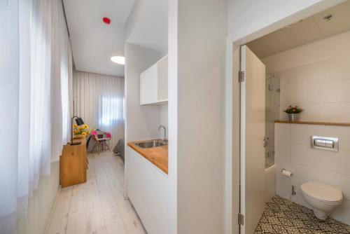 Superior Double or Twin Room image 5