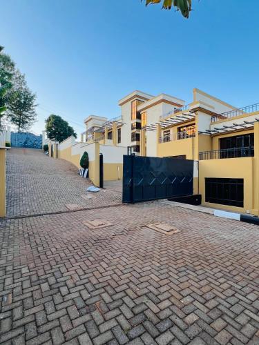 נוף חוץ, Turho Palace in מרו