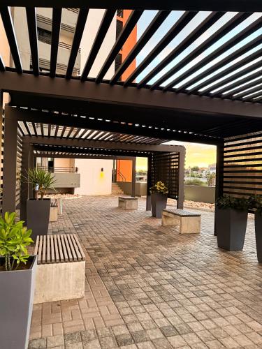Luxury CBD studio apartment - image 5