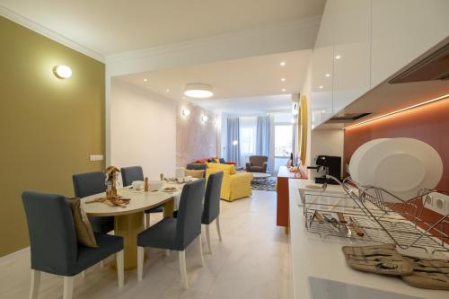 Vitosha Blvd 3-Bedroom, 2-Bathroom Lux Suite, Sofia