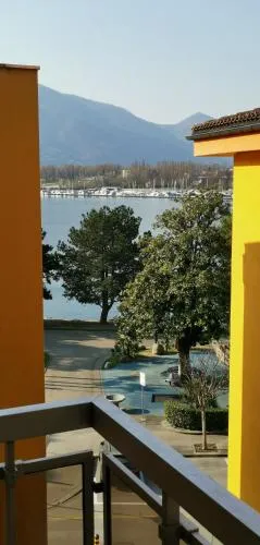 Lake Maggiore Waterfront Retreat - Walking distance to Everything in Muralto, Schweiz