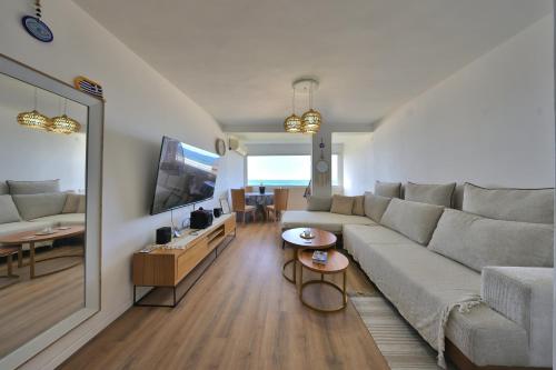 הבית היווני על הים Greek House in Kiryat Yam