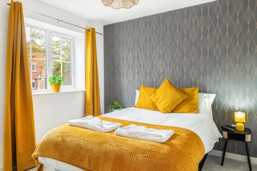 Bestwood Home with 4 Bedrooms Sleeps 10 with Parking in 諾丁漢市