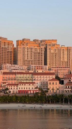 2-Bedroom apartment 90m2 next to the sea in Sunset Town - image 4