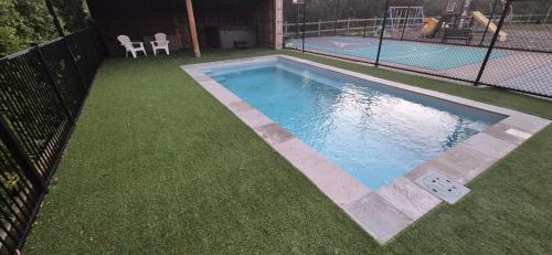Lodge 1, Family Luxury Country Retreat Spa & Pool in Diamond Creek