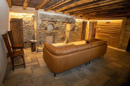Koplietošanas atpūtas telpa ar TV, Mansio 1695 Chambres d'hôtes (Mansio 1695 Chambres d'hotes) in Perloz