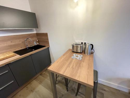 Studio central, parking, lit Queen size par ALP Chartres, Chartres (foto 9)