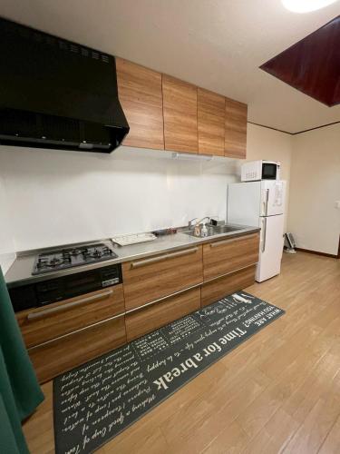 Kitchen, Modern style old house in Minami