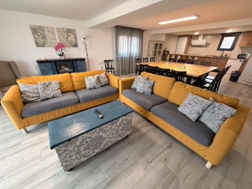 共用Lounge/電視區, Campos de Villalba in 阿爾馬桑