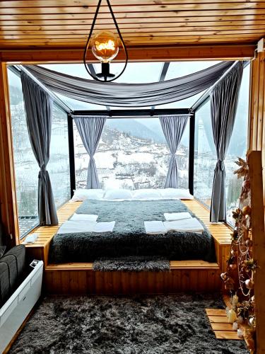 Glass House Merisi in Zeda Makhuntseti