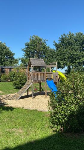 DOMAINE DES GALINACES ROULOTTE LA ROUSSETTE 2-4P in Marigny-les-Reullee