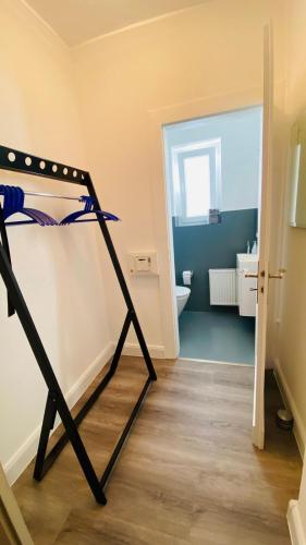"Frisch renovierte 120 qm Ferienwohnung mit Balkon & Klimaanlage" in 格費爾斯貝爾格