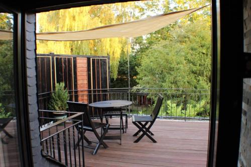 Garten, Einliegerwohnung in einer Traumvilla in Bergisch Gladbach