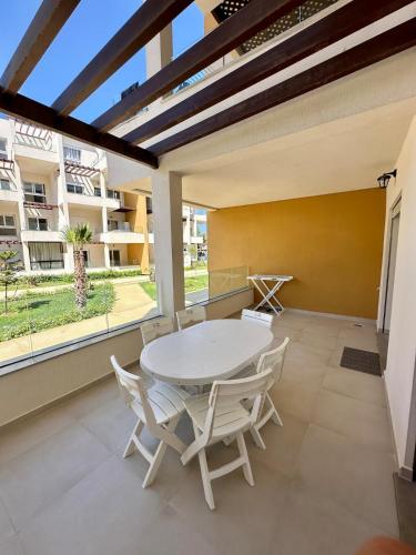Appartement calme vue sur Jardin avec Piscine et Wi-Fi in Cabo Negro
