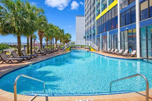 Heated Pools, Heated lazy river, 3 hot tubs-Privately owned Oceanfront renovated condo on 12th floor 3