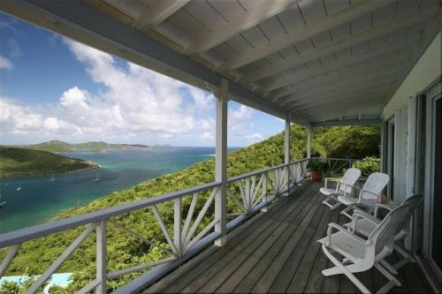 Lovely Villa with Excellent reviews and Million Dollar Views! in 中部