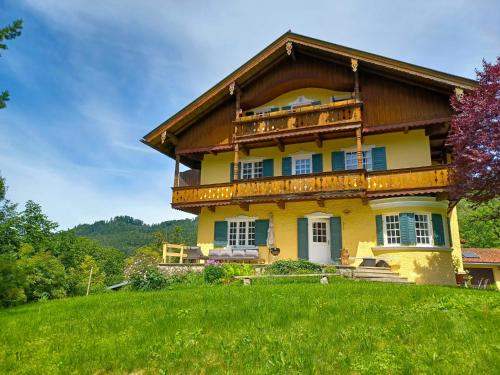 Ferienwohnung 'Bergidylle' - Zu Fuß auf die Loipe und den Berg, nur wenige Minuten ins Skigebiet in Bayrischzell, Deutschland