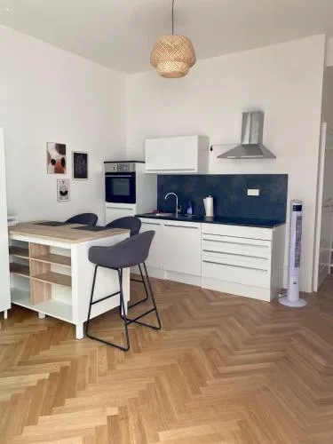 Lovely Apt with Private Garden and AC in Prime Location in Wien, Österreich