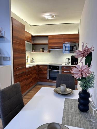 Facilities, Smarty Choice Living with FREE PARKING - Vondrousova in Prague 17