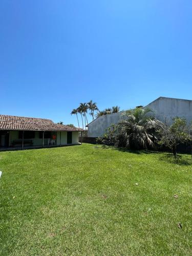 Casa espacosa praia da Daniela Florianopolis in Praia de Daniela