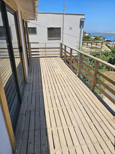 Balkons/terase, Cabaña frente al mar LA7 (Cabana frente al mar LA7) in Licanten