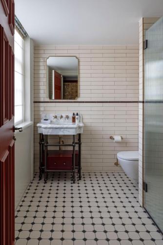 Bertrand's Townhouse – London, 