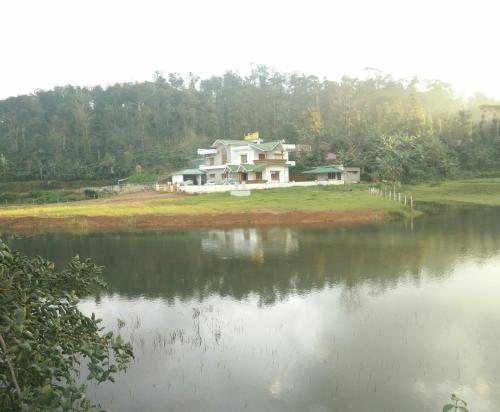 Creekside Cabin Coorg