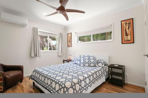 Roderick Street 83 Moffat Beach - image 3