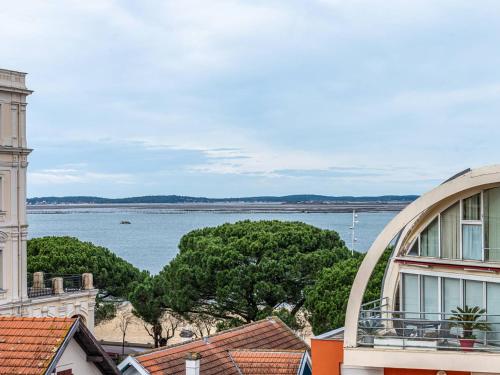 Appartement T3 spacieux avec parking balcons à 20m de la plage d'Arcachon - image 2