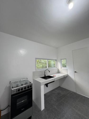 Taal & Tagaytay Escape • 4BR Modern Home