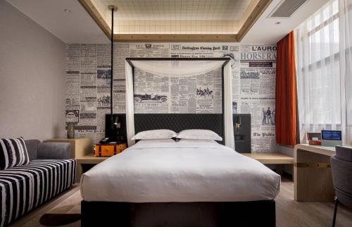 room detail thumbnail 1