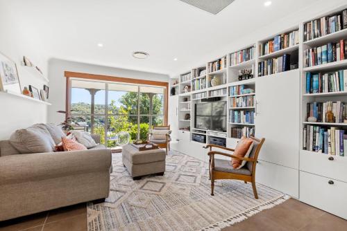 Moonraker - Fireplace with Swimming Pool in Broughton Vale