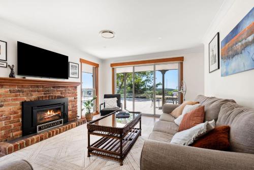 Moonraker - Fireplace with Swimming Pool in Broughton Vale