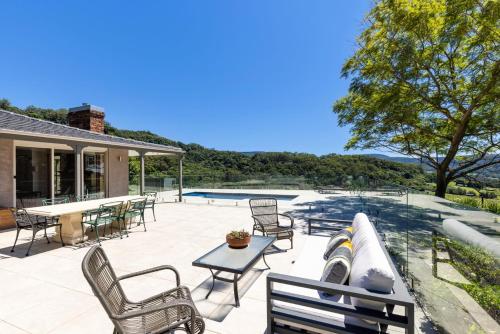 Moonraker - Fireplace with Swimming Pool in Broughton Vale