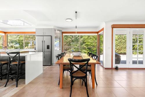 Moonraker - Fireplace with Swimming Pool in Broughton Vale
