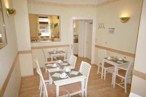 Classic Inn - image 10