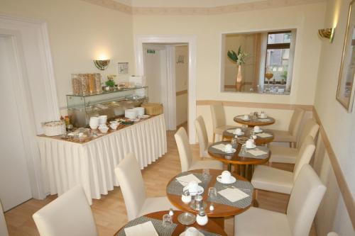 Classic Inn - image 14