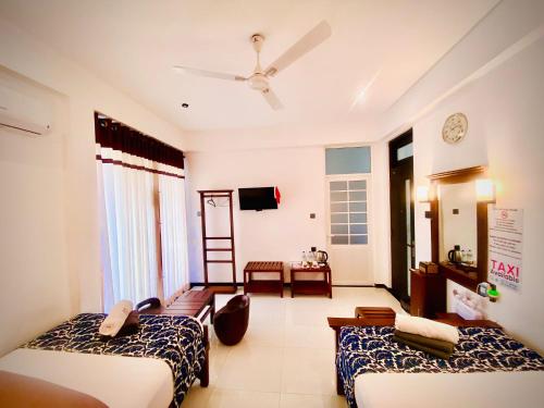2 double beds