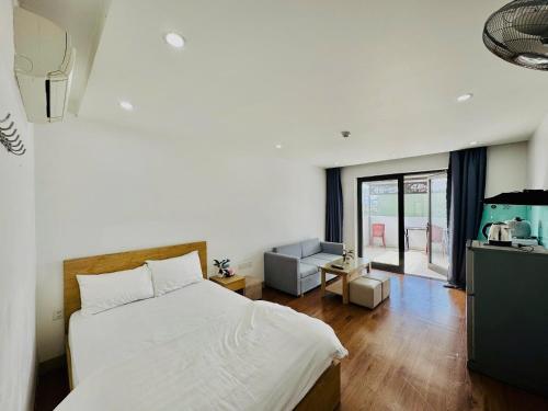 Salux Hotel And Apartment in Da Nang — photo 2