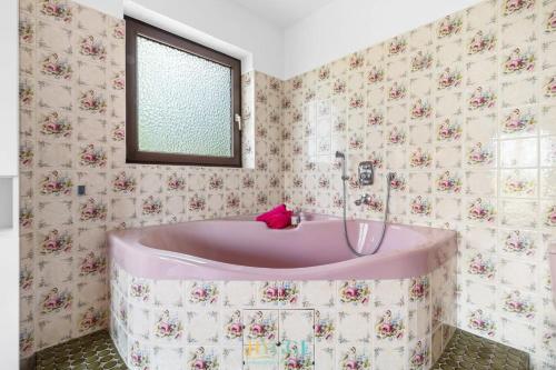 The70s - Mid Century | 5 SZ | Pool | Sauna in Rabel