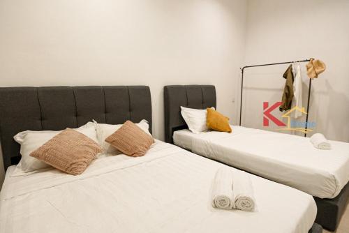 K Home - Cozy 2-Storey Home -5R3B -16 Pax - CityKK - ImagoMall - image 3
